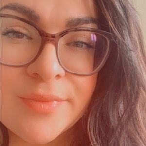 Meet your Posher, Carmelina